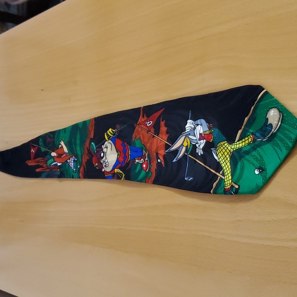 Vintage Looney Tunes Mania Bugs Bunny and Friends Playing Golf Tie
